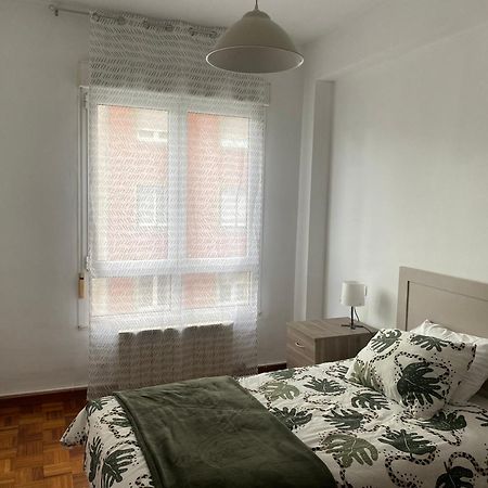 Apartamento Buenavista En オビエド エクステリア 写真
