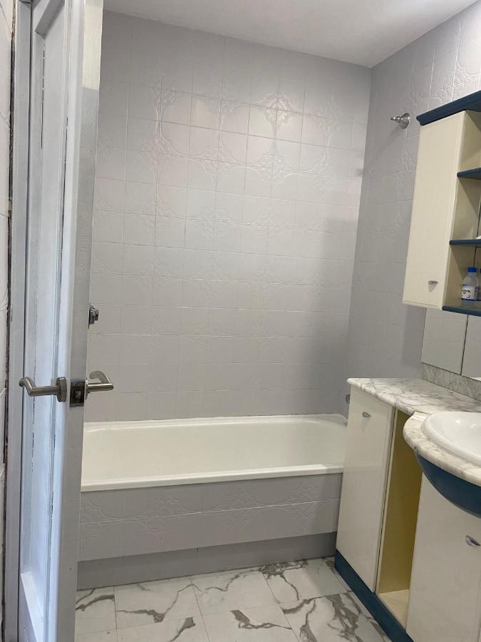 Apartamento Buenavista En オビエド エクステリア 写真
